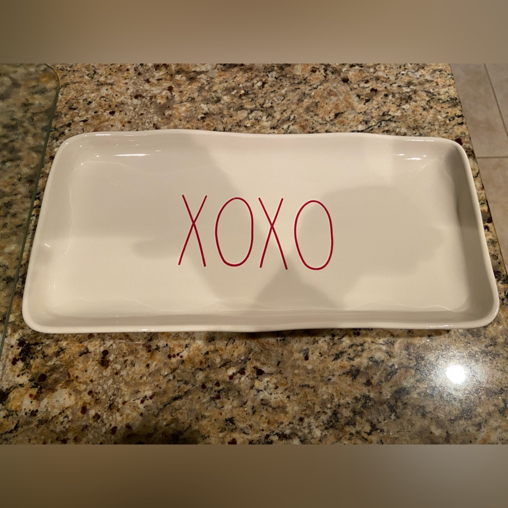 Rae Dunn XOXO serving tray
